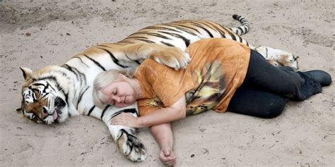This Woman Keeps Two Pet Tigers In Her Backyard And Theyre As Loving