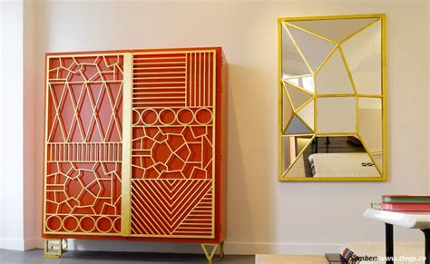 Berikut ini adalah tips feng shui mengataur tangga pada rumah. 7 Tips Penempatan Cermin Rumah untuk Interior Unik dan Menawan