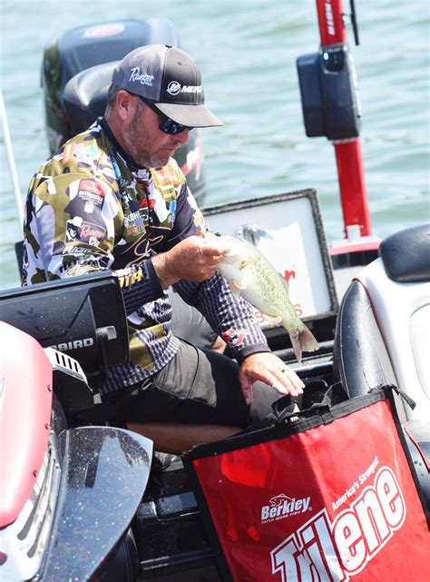 Bassmasters Elite Series In Union Springs Draws Crowd Of Over 17000