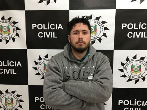 Acusado de matar companheira a facadas é preso Notícias Jornal de