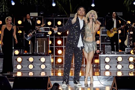 Miley Cyrus Has Wardrobe Malfunction During Nye Party Special In Miami
