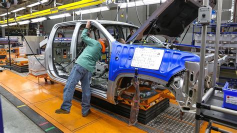 Gm Investing Over 1b In Two Flint Plants For Heavy Duty Truck