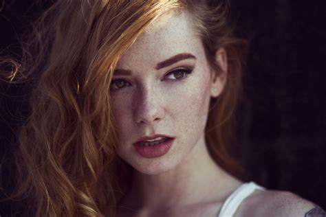 Free Download Hd Wallpaper Redhead Hattie Watson Model Women Readhead Freckles Face