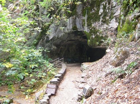 Crystal Cave Sequoia National Park Ca Cave Entrances