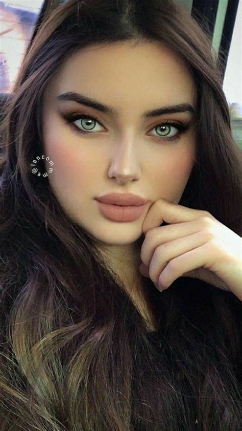 Pin By Melissa Mccullough On Beauty In 2021 Brunette Beauty Most Beautiful Eyes Stunning