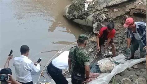 Mayat Mengapung Di Sungai Denai Rupanya Dibunuh Topmetro News My Xxx