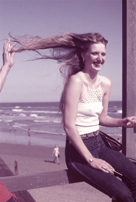 Nostalgic Photos Of American Teenage Girls At Texas Beaches During The