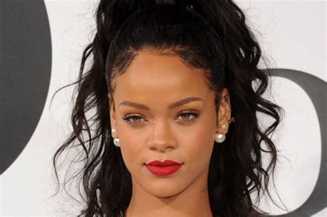 Rihanna Devient La Chanteuse La Plus Riche Au Monde