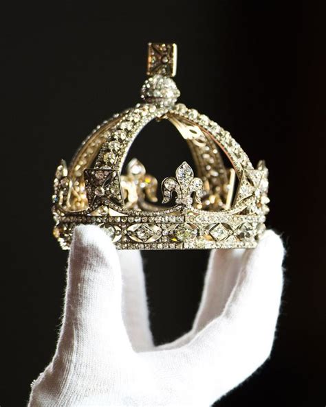 Exquisite The Diamond Crown Worn By Queen Victoria For Her Official