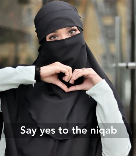 Pin By Nauvari Kashta Saree On Hijabi Queens In 2023 Veiled Women