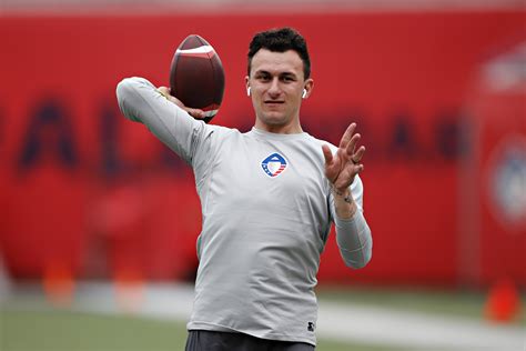 Johnny Manziel Self Roasted His Disastrous Nfl Career In A Tweet About His Short Time In The