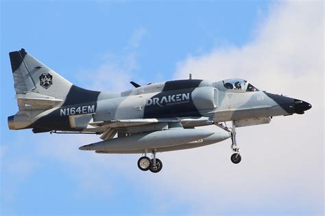 Draken International Mcdonnell Douglas A 4n Skyhawk Ii N16 Flickr