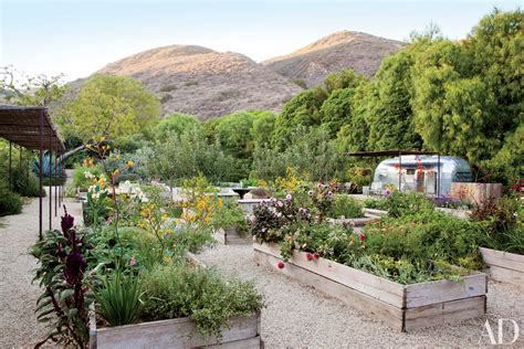 38 Beautifully Landscaped Home Gardens Photos Architectural Digest