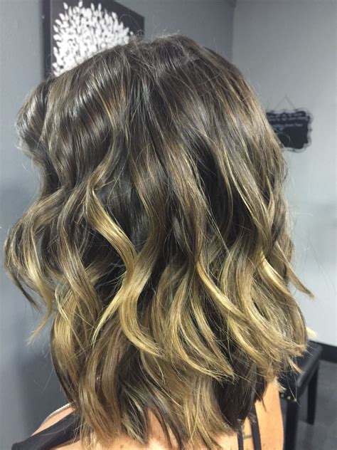 Subtle Ombre With Beach Waves Hair Makeup Subtle Ombre Long Hair Styles