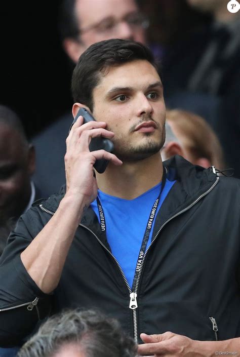 France's mehdy metella (48.08), fabien gilot (48.20), and florent manaudou (47.14) handed jérémy stravius the anchor duties to chase down the americans to the front, but stravius' split of 47.11 was just good enough to settle them only for the silver in 3:10.53. Florent Manaudou au match de l'Euro 2016 France-Albanie au ...