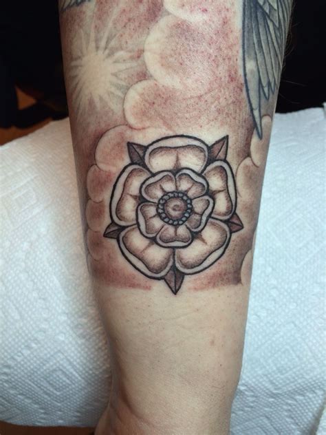 So i'm thinking of getting a tudor rose tattoo. Tudor rose | Inspirational tattoos, Book tattoo, Black and ...