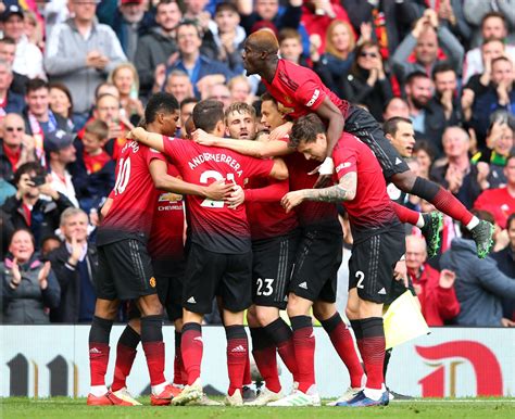 Man utd finish unbeaten away from old trafford. Man Utd vs Chelsea in pictures: The best photos and ...