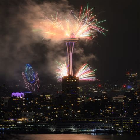 Photos Drones Light Up The Seattle Sky For Annual Space Needle New