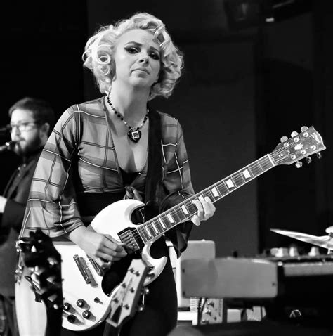 Pin By Pirjo On Samantha Fish Female Musicians Fish Face Music Is Life