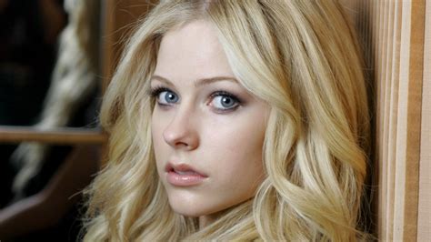Women Face Singer Blonde Avril Lavigne Hd Wallpaper Rare Gallery