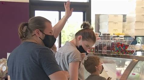 Virginia Ice Cream Shop Employs Two Dozen People With Disabilities Nbc4 Washington
