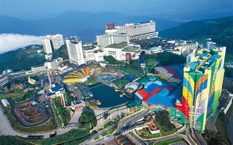 Genting highlands is a hill station located on the peak of mount ulu kali in malaysia at 1,800 meters elevation. 2D1N(3D2N) Genting Highland Free & Easy, Malaysia