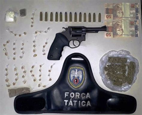 Suspeito De Tr Fico De Drogas E Preso Pela Pm Em Distrito De Colatina