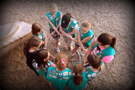 The Friendship Squeeze Is One Of Many Girl Scout Tradition S And Its