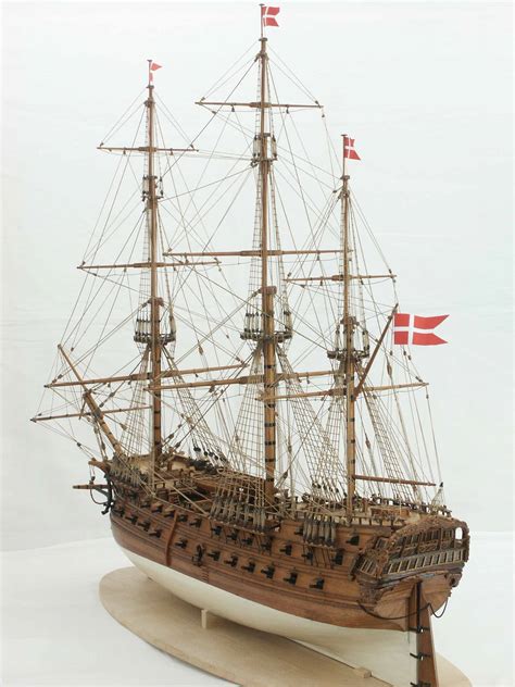 Photos ship model Norske Loeve, views of whole ship