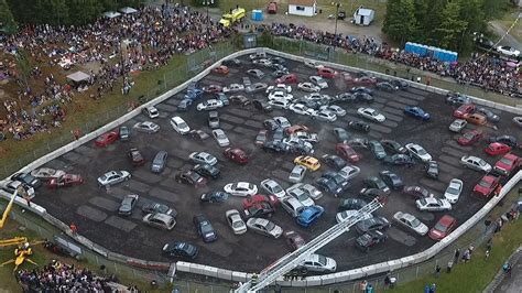 blast from the past world s biggest demolition derby crowned a toyota as winner autoevolution