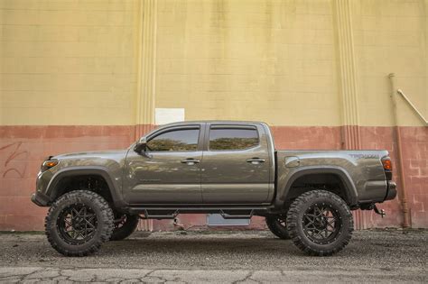 Gallery Toyota Tacoma On Hd Off Road Gridlock W 35 Inch Boggers