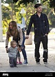 Tobey Maguire und seine Frau Jennifer Meyer und ihre Kinder Ruby ...