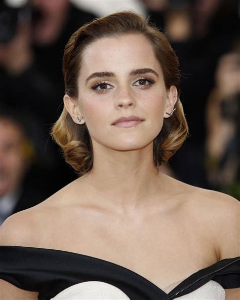 Pin By Corentin On Emma Watson Emma Watson Met Gala Emma Watson Met