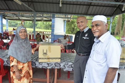 Malaysia uses both progressive and flat rates for personal income tax, depending on an individual's expatriates working in malaysia for more than 60 days but less than 182 days are considered tax relief for each child below the age of 18; Programme "Imarah Masjid" at Kampung Pauh, Terachi ...