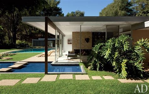 Vidal Sasson Renovates Richard Neutras Singleton House Modern