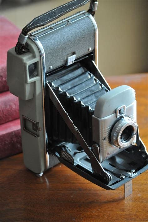 Mid Century Polaroid Land Camera Model 80 Etsy Vintage Polaroid