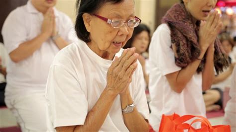 Some do meditation, i don't. WESAK DAY | SECK KIA EENH | MAY | 2017 - YouTube