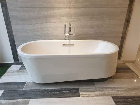 Kohler - showroom rita Võ Kohler Showroom, Rita, Bathtub, Bathroom