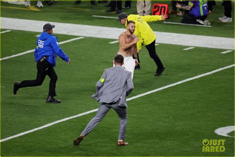 Streakers At Super Bowl See Photos Video Of Moment Not Shown On TV Photo