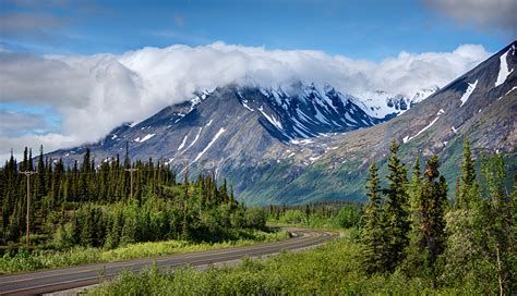 Картинки Аляска штаты George Parks Highway Горы Природа Леса Дороги