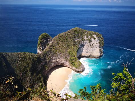 Bali Has Some Amazing Scenery Kelingking Beach Nusa Penida Rtravel