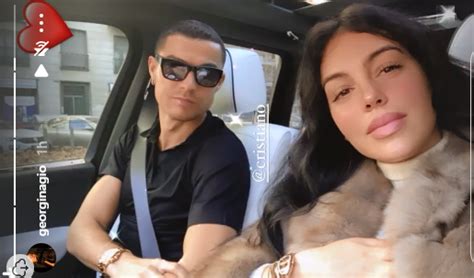 فضلت نادي القرن على أوروبا. رونالدو يتناسى خيبة التعادل مع اليوفى بصورة مع جورجينا ...