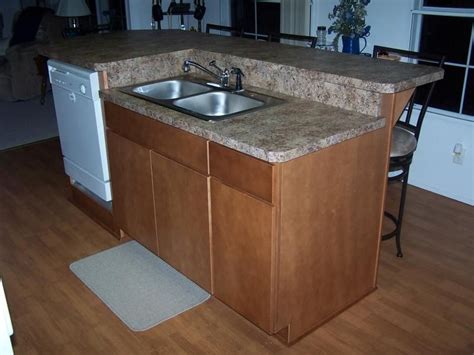 Various types of custom countertop materials are suitable for the kitchen and bathroom as well as commercial projects, but few are used as often as laminate countertop varieties. formica countertops that look like granite | ... cider ...