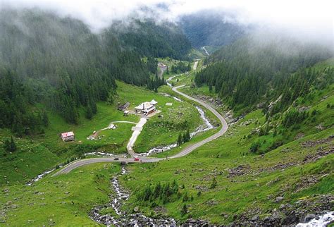 Ocna sibiului este localizata in apropierea orasului sibiu si este una dintre cele mai importante statiuni de tratament din centrul tarii. Ocna Sibiului | Obiective Turistice - Harta Romaniei