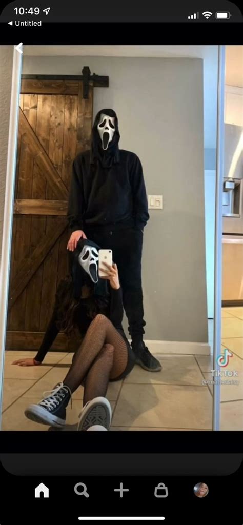 Scream Couples Halloween Costume En 2022 Disfraces De Halloween Sexy Sesiones De Fotos De