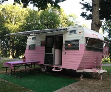 16 Pink Vintage Camper For Sale