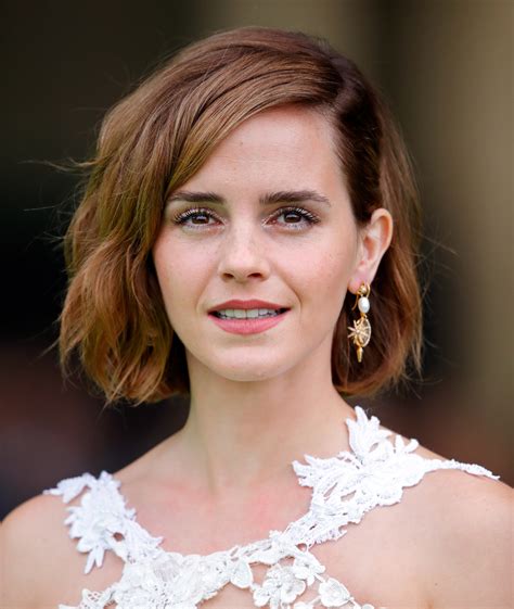 Emma Watson Has A New 90s Cut Thats The Perfect Volume Booster For