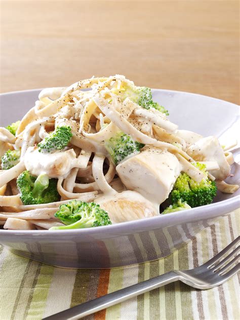 Combine chicken and broccoli in slowcooker. Creamy Chicken and Broccoli Alfredo Recipe | Hidden Valley ...