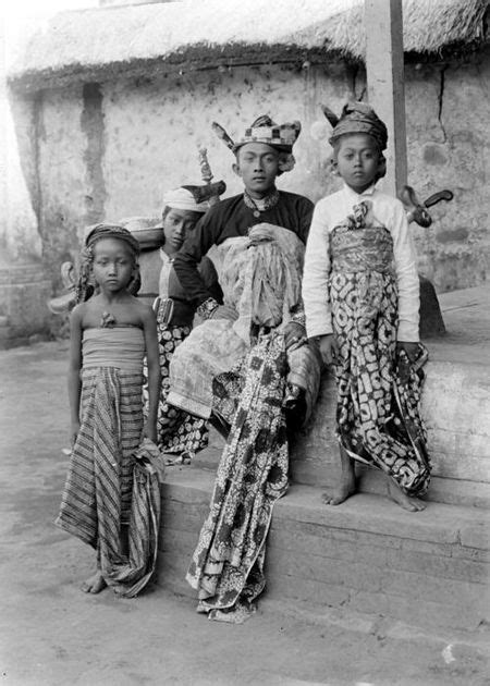 A Rare Historical Look At Old Indonesia 25 Photos Taken Pre 1920 Wowshack Bali Old Photos