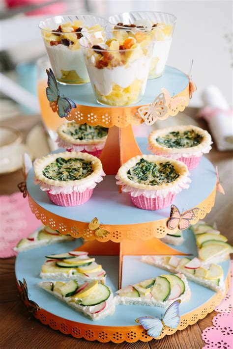 This mother's day guide offers signing tips and message starting points from hallmark writers. Mother's Day Brunch Ideas with Martha Stewart - Design ...